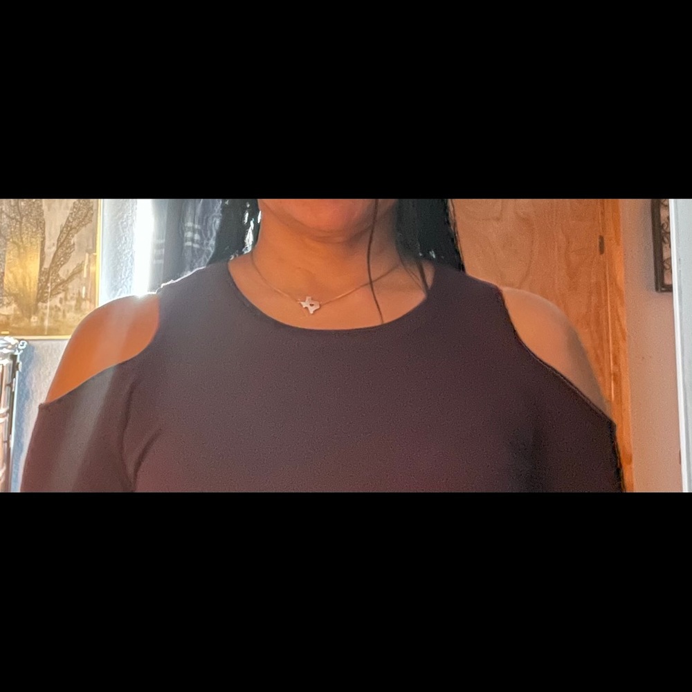 Cold Shoulder Sweater - Picture 2 of 4